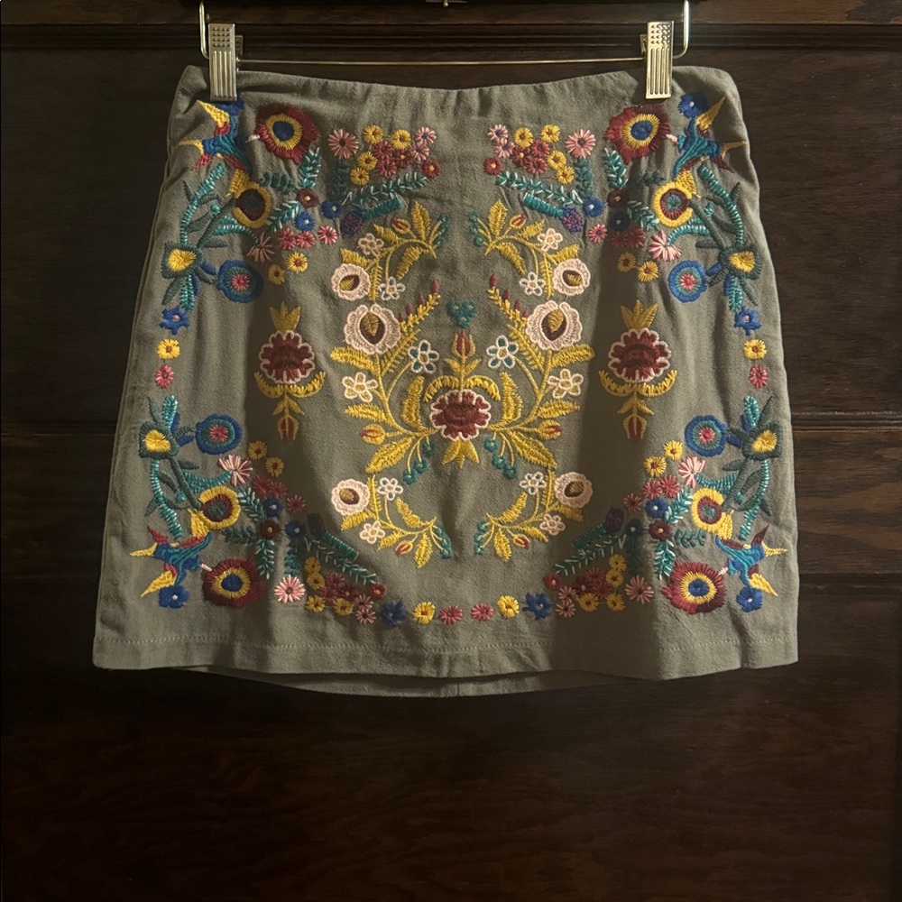 Umgee Julia Gray Embroidered Skirt, Size Small